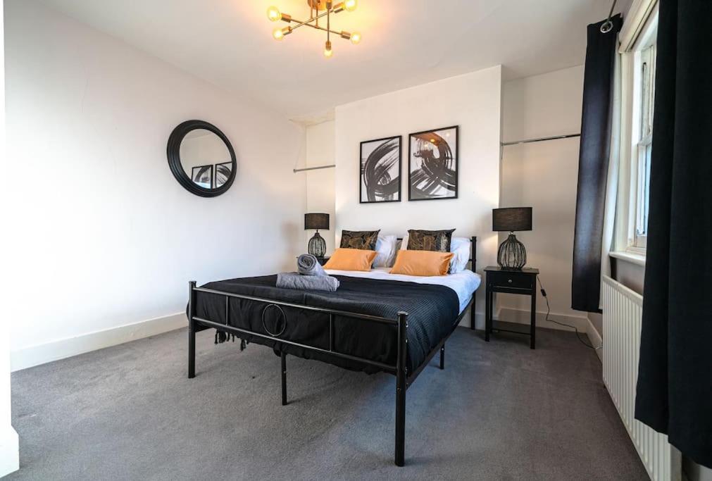 Large City Centre 2 Bed - Close To Station Apartment Royal Tunbridge Wells Exterior foto